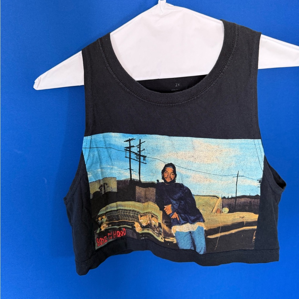 Black Graphic Crop Top